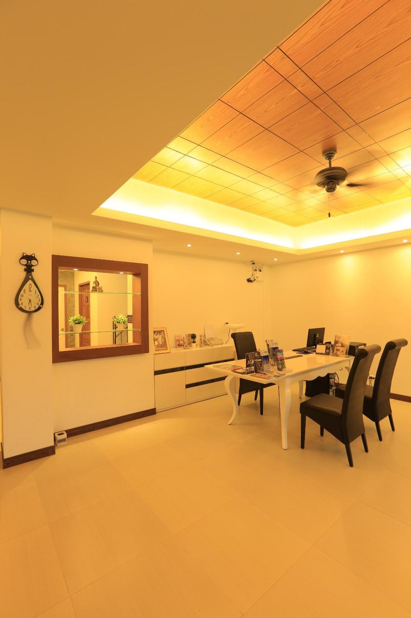 White Cat Hotel Khao Lak Exterior photo