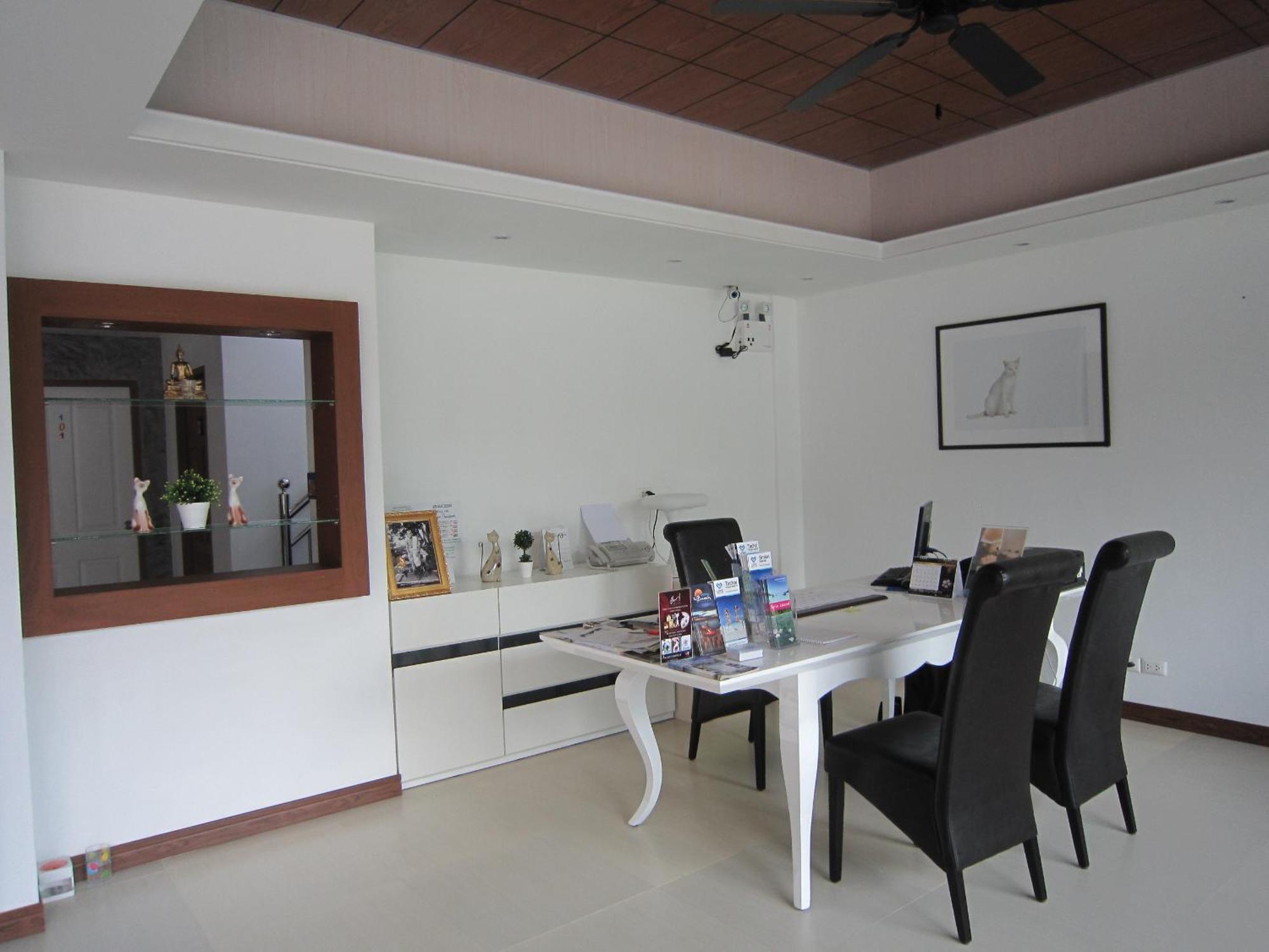 White Cat Hotel Khao Lak Exterior photo