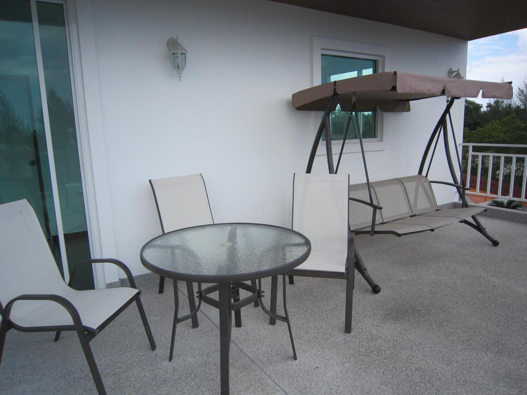 White Cat Hotel Khao Lak Exterior photo