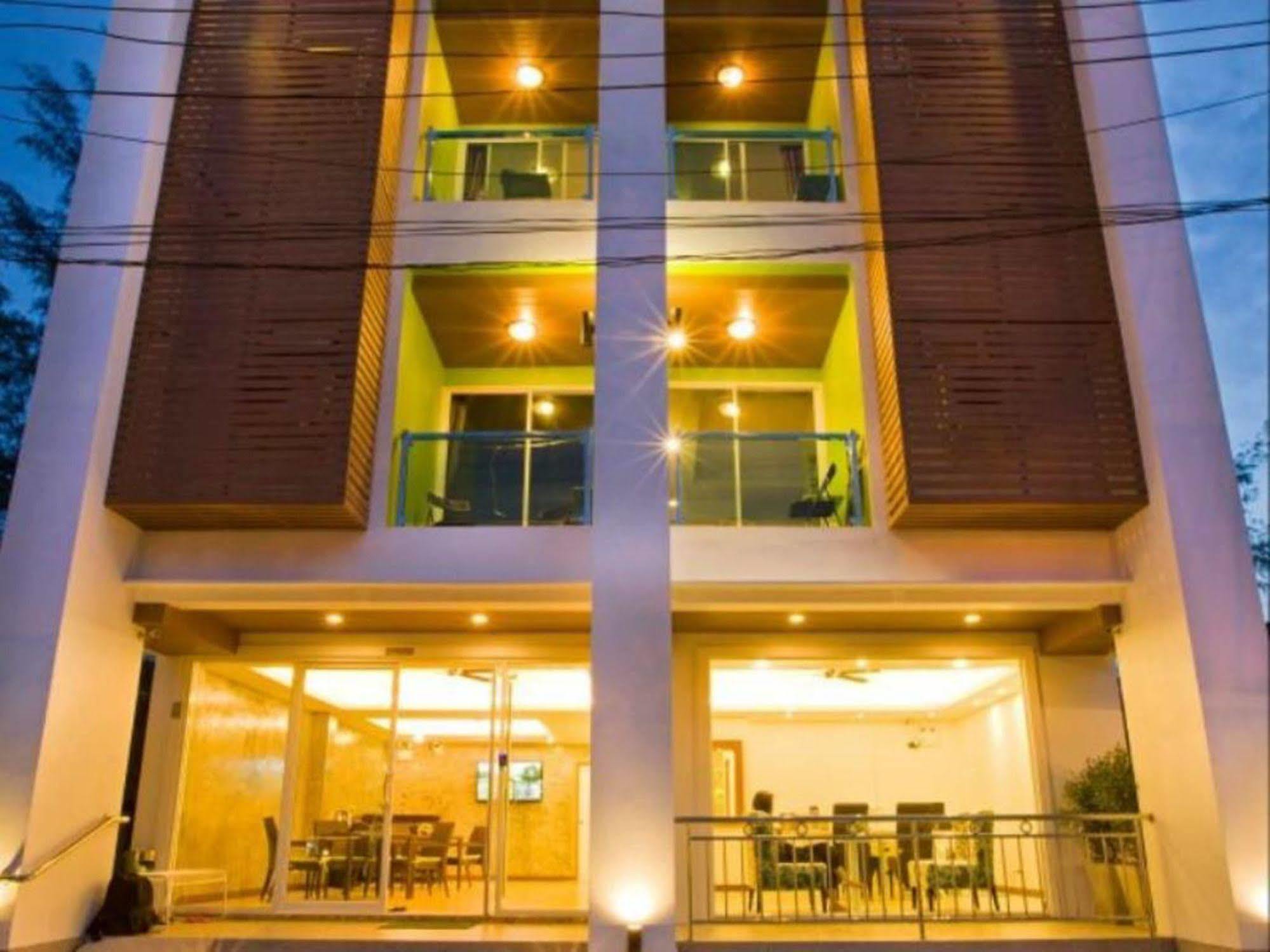 White Cat Hotel Khao Lak Exterior photo
