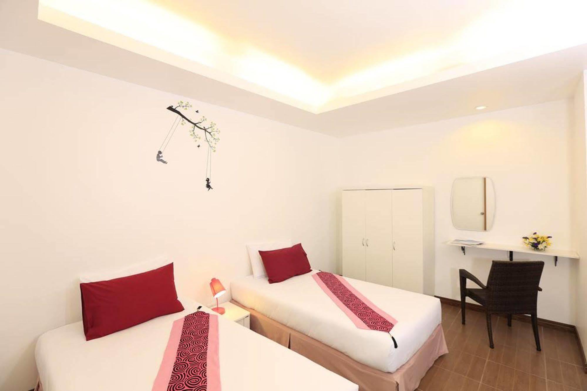 White Cat Hotel Khao Lak Exterior photo